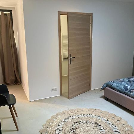 Chambre Avec Petit-Dejeuner En Provence Luberon La Tour-dʼAigues 外观 照片