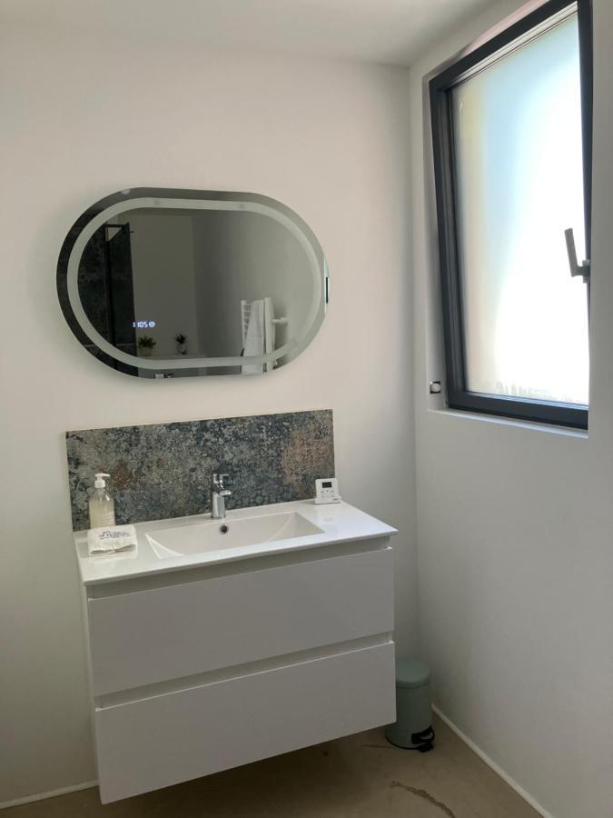 Chambre Avec Petit-Dejeuner En Provence Luberon La Tour-dʼAigues 外观 照片