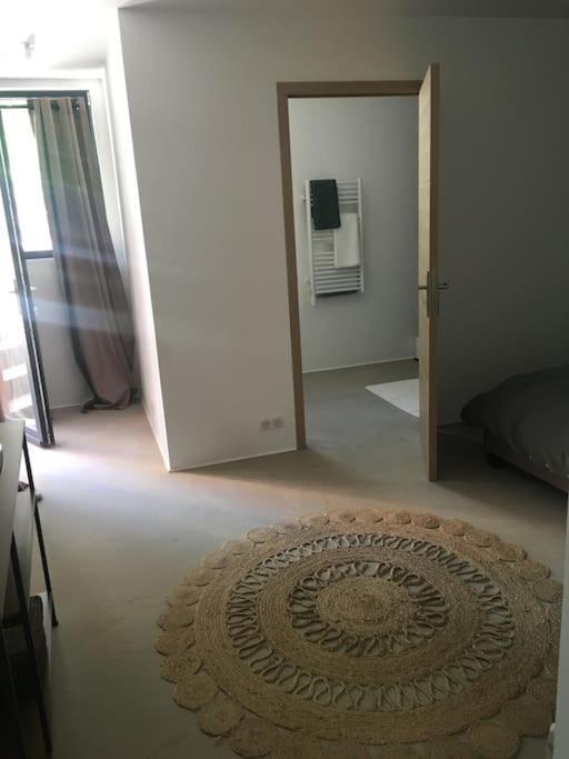 Chambre Avec Petit-Dejeuner En Provence Luberon La Tour-dʼAigues 外观 照片