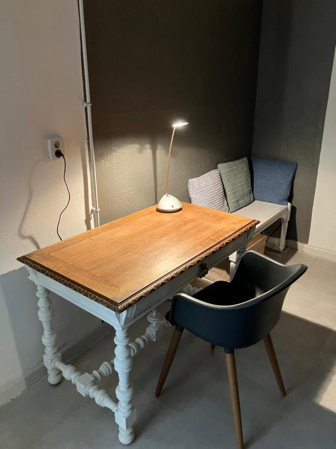 Chambre Avec Petit-Dejeuner En Provence Luberon La Tour-dʼAigues 外观 照片