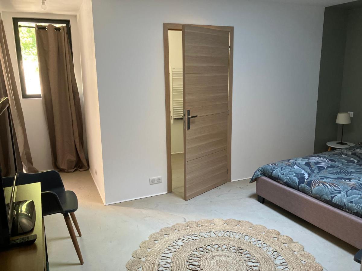 Chambre Avec Petit-Dejeuner En Provence Luberon La Tour-dʼAigues 外观 照片
