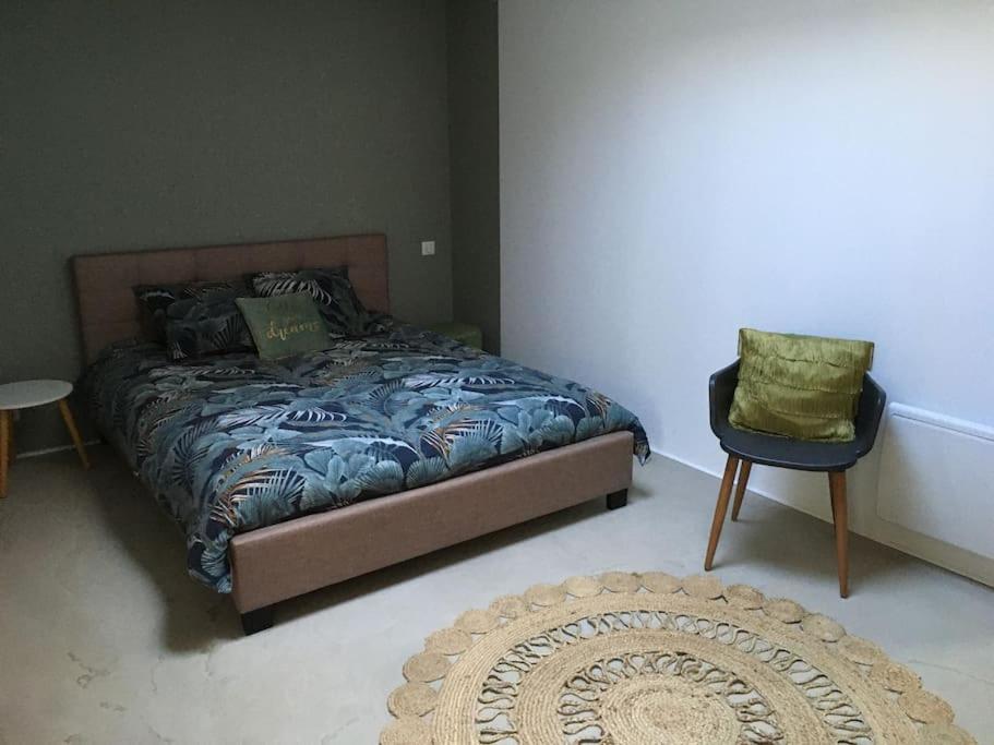 Chambre Avec Petit-Dejeuner En Provence Luberon La Tour-dʼAigues 外观 照片