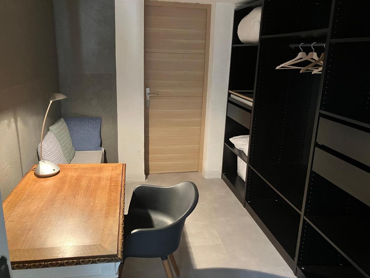 Chambre Avec Petit-Dejeuner En Provence Luberon La Tour-dʼAigues 外观 照片